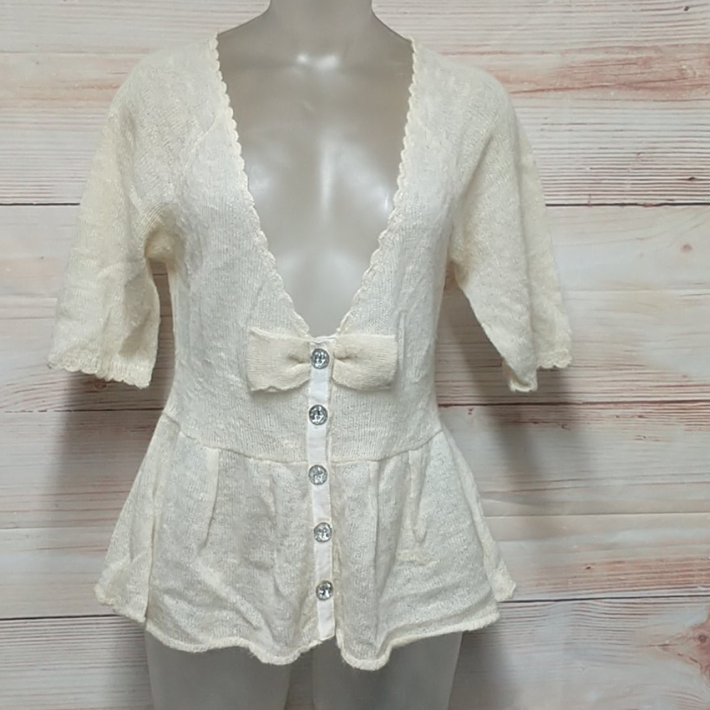 Knitted and knotted Cream Lightweight knit Blouse Size M Romantic Coquette